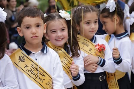 Abşeron-Xızı Regional Təhsil İdarəsi üzrə I sinfə elektron qeydiyyatla bağlı mikroərazi ünvanlarının dəqiqləşdirilməsi davam edir