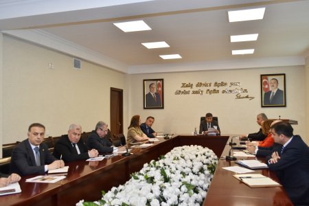 Yasamal Rayon İcra Hakimiyyətində başçı sakinləri qəbul edib