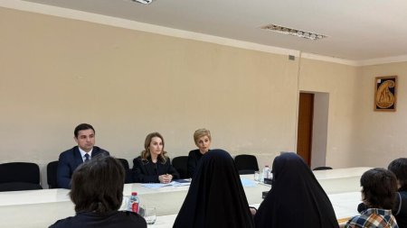 Ombudsmanın nümayəndələri Suriyadan gələn 5 nəfərlə görüşdü