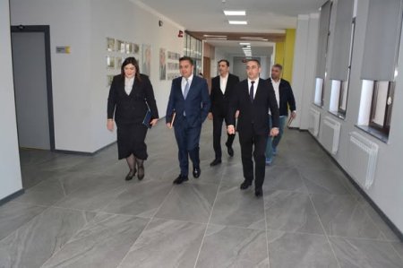 Təhsil Sisteminin İnformasiyalaşdırılması İdarəsinin rəhbəri Vüsal Xanlarov Şuşa şəhər 1 nömrəli tam orta ümumtəhsil məktəbində olub