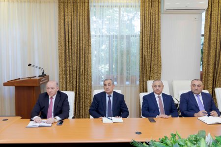Azərbaycan Tibb Universitetində (ATU) tibb ixtisasları üzrə yeni tədris proqramlarının ilkin müzakirəsi məqsədilə geniş tərkibdə görüş keçirilib