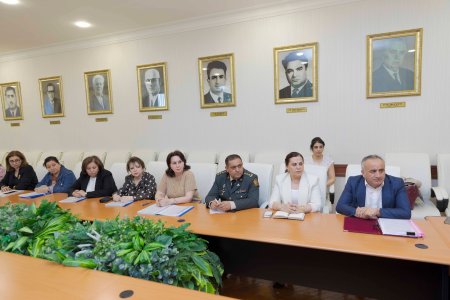 Azərbaycan Tibb Universitetində (ATU) tibb ixtisasları üzrə yeni tədris proqramlarının ilkin müzakirəsi məqsədilə geniş tərkibdə görüş keçirilib