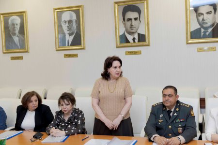 Azərbaycan Tibb Universitetində (ATU) tibb ixtisasları üzrə yeni tədris proqramlarının ilkin müzakirəsi məqsədilə geniş tərkibdə görüş keçirilib