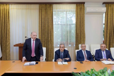 Azərbaycan Tibb Universitetində (ATU) tibb ixtisasları üzrə yeni tədris proqramlarının ilkin müzakirəsi məqsədilə geniş tərkibdə görüş keçirilib