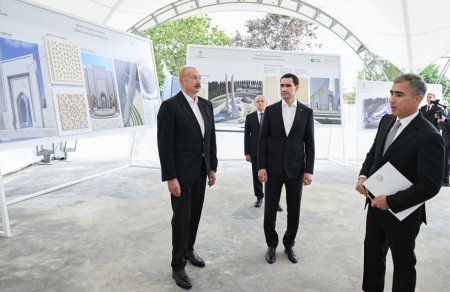 İlham Əliyev və Sərdar Berdiməhəmmədov Şuşa məscidində tikinti işlərinin gedişi ilə tanış olublar 
