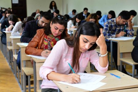 Azərbaycanda universitetlərə imtahansız qəbul - Bu şansı kimlər qazana bilir?