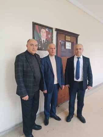 ƏSL MÜƏLLM və yaxud QƏLBLƏRƏ İŞIQ PAYLAYAN INSAN - FOTO ƏSL MÜƏLLM və yaxud QƏLBLƏRƏ İŞIQ PAYLAYAN INSAN - FOTO