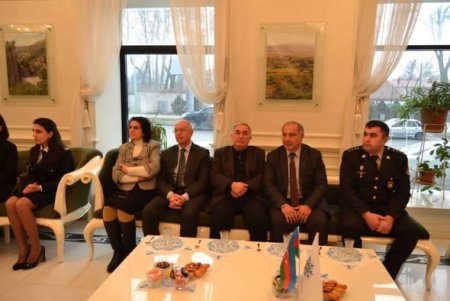 ƏSL MÜƏLLM və yaxud QƏLBLƏRƏ İŞIQ PAYLAYAN INSAN - FOTO ƏSL MÜƏLLM və yaxud QƏLBLƏRƏ İŞIQ PAYLAYAN INSAN - FOTO
