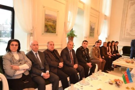 ƏSL MÜƏLLM və yaxud QƏLBLƏRƏ İŞIQ PAYLAYAN INSAN - FOTO ƏSL MÜƏLLM və yaxud QƏLBLƏRƏ İŞIQ PAYLAYAN INSAN - FOTO