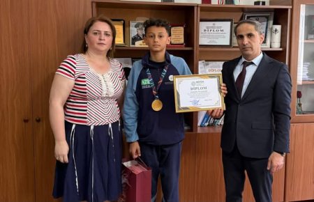 MRİO-da uğur qazanan şagirdlərlə görüş keçirilib