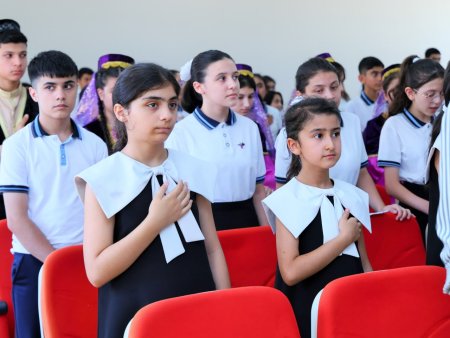 Yevlax şəhəri İmadəddin Nəsimi adına 3 nömrəli tam orta ümumtəhsil məktəbində Milli Musiqi Günü qeyd olunub