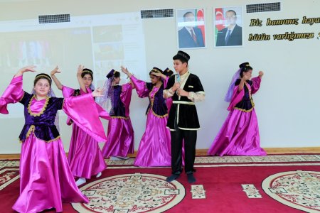 Yevlax şəhəri İmadəddin Nəsimi adına 3 nömrəli tam orta ümumtəhsil məktəbində Milli Musiqi Günü qeyd olunub