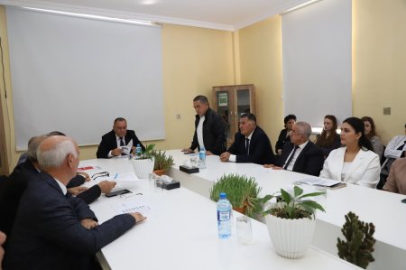 Bitki Mühafizə və Texniki Bitkilər ETİ-də Dövlət Proqramından irəli gələn  vəzifələr müzakirə olunub