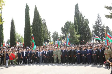 Şəhidlər xiyabanı ziyarət edilib