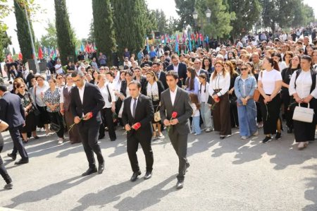 Şəhidlər xiyabanı ziyarət edilib