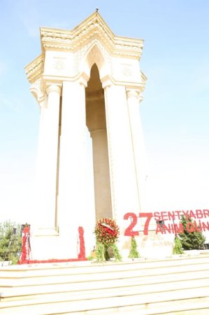 Şəhidlər xiyabanı ziyarət edilib
